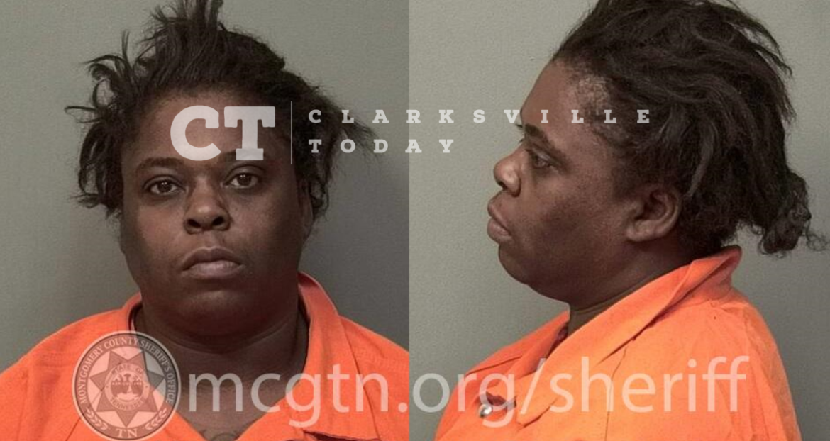 Tonette Fletcher joins her two daughters in attacking two neighborhood children #ChildAbuse