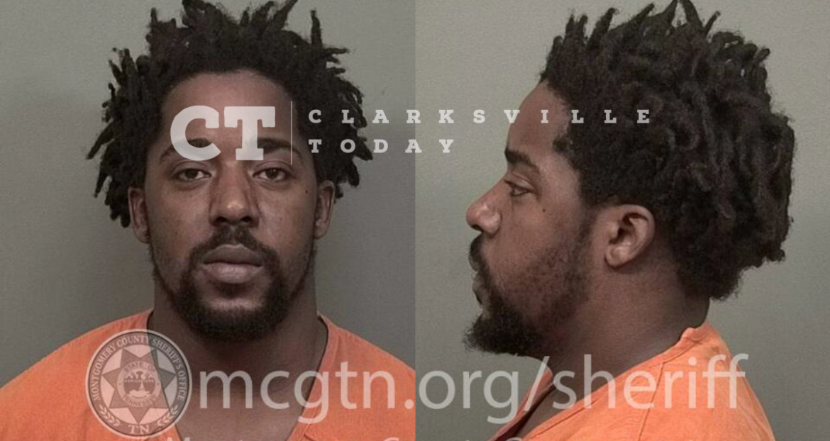 Tyre Callaway punches baby-mama in head multiple times during argument