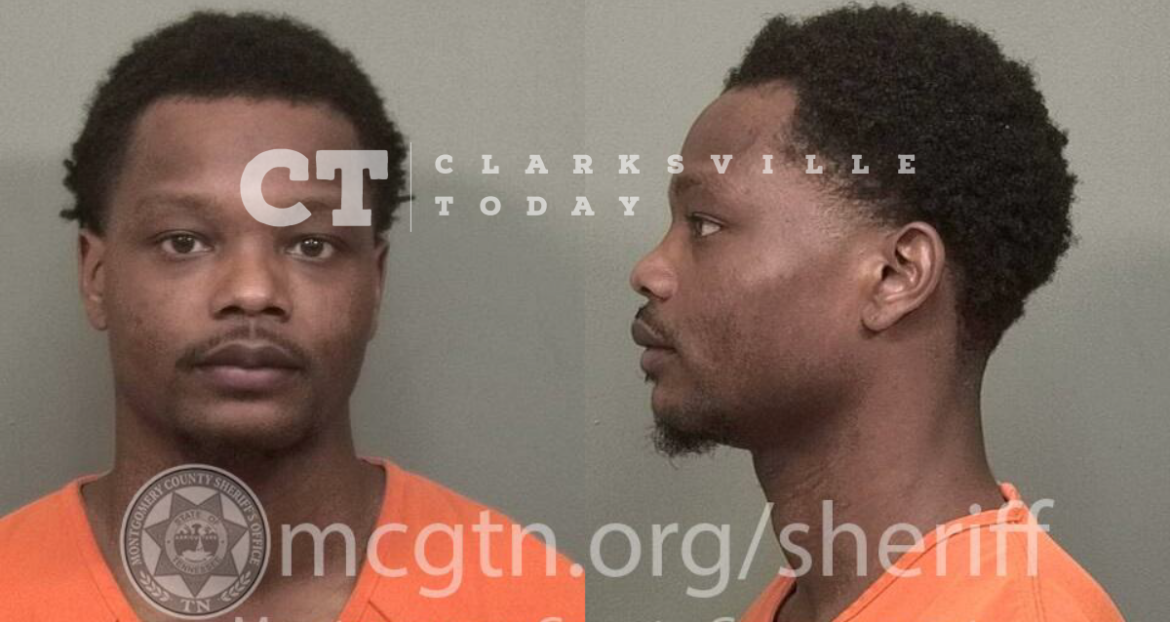 Savon Stewart busts ex-girlfriend’s window after being kicked out of apartment
